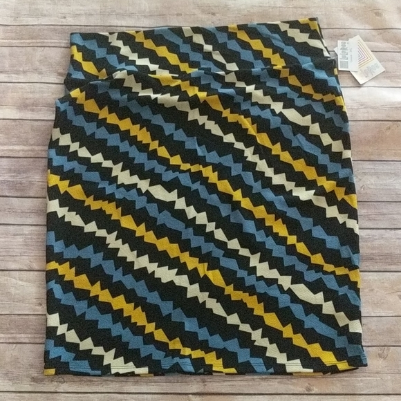 Lularoe Cassie Skirt Chevron Print - Picture 2 of 7